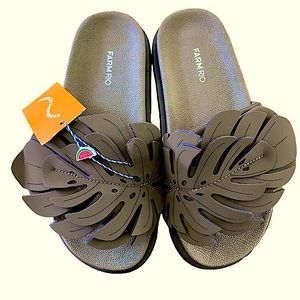 FARM Rio Green Monstera Anatomic Slide Sandal 12 13 MISMATCH sizes new w/tags